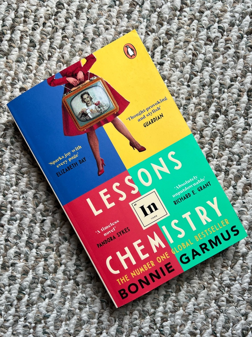 📚 Lessons in Chemistry by Bonnie Garmus